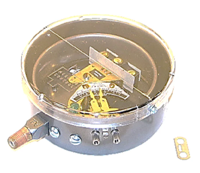 Dwyer Instruments DA-7031-153-2 Pressure Switch